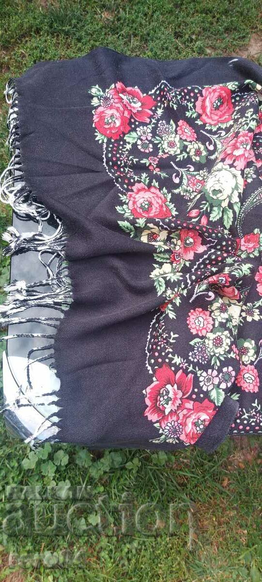 SCARF - ROSSINI - RUSSIA with price 30.00 BGN | € 15.34 SCARF - ROSSINI - RUSSIA with price 30.00 BGN | € 15.34