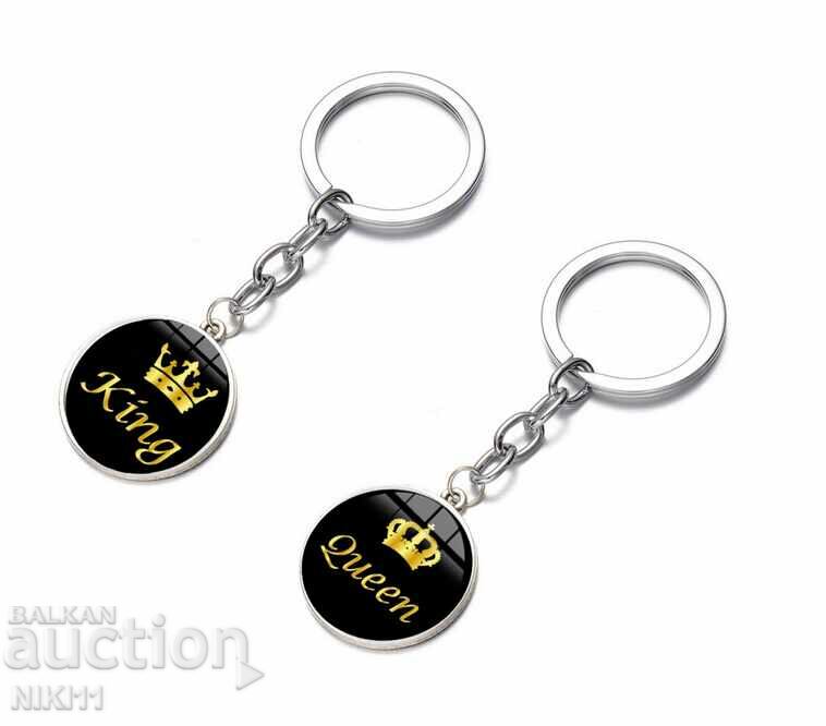Keychains with the inscription King, Queen,