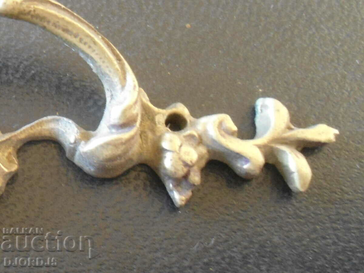 Auction Old bronze handle Auction Old bronze handle