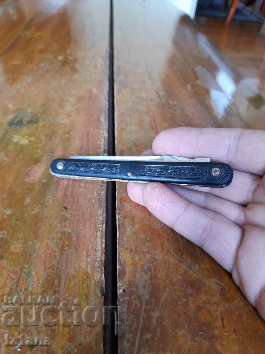 Old pocket knife, knife, knife with price 40.00 BGN | € 20.45 Old pocket knife, knife, knife with price 40.00 BGN | € 20.45