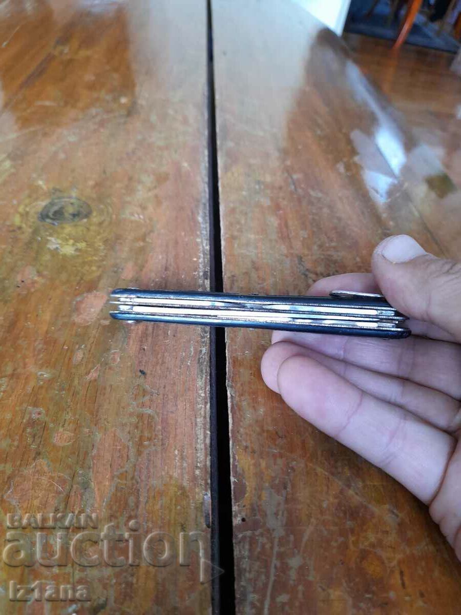 Delivery of Old pocket knife, knife, knife Delivery of Old pocket knife, knife, knife