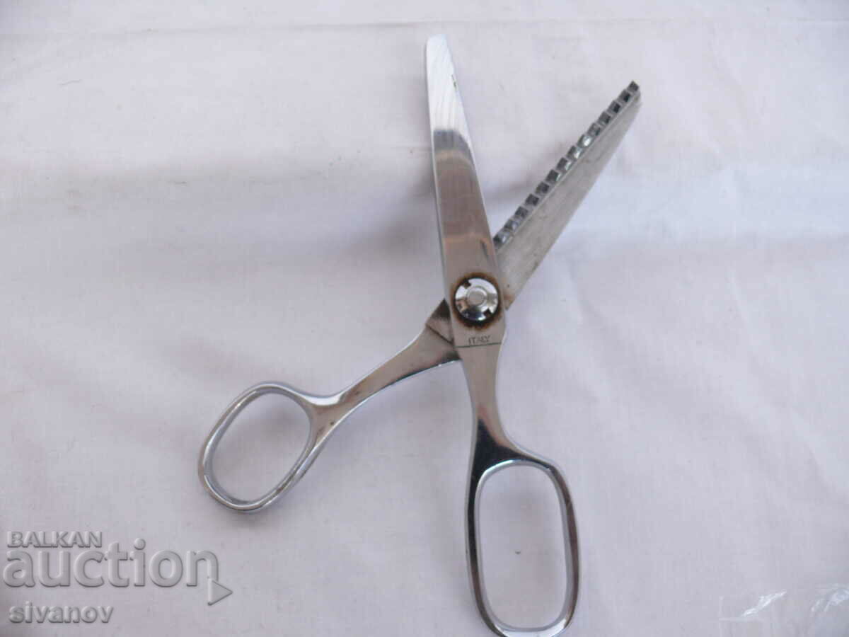 Auction Interesting zigzag scissors PIKABY #1814 Auction Interesting zigzag scissors PIKABY #1814