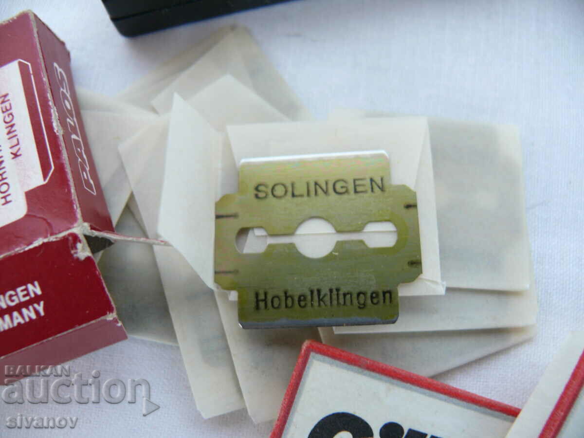 Доставка на Интересни стари бръснарски ножчета #1825