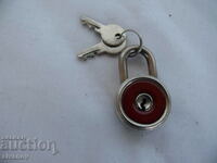 Interesting old small padlock Delta #1829