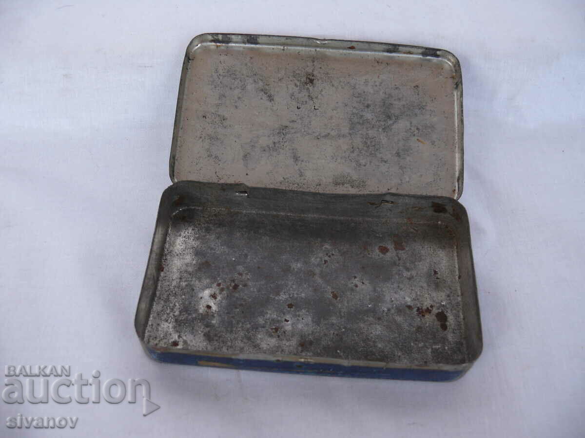 Interesting old metal box Vitamin C #1830 - 5 Interesting old metal box Vitamin C #1830 - 5