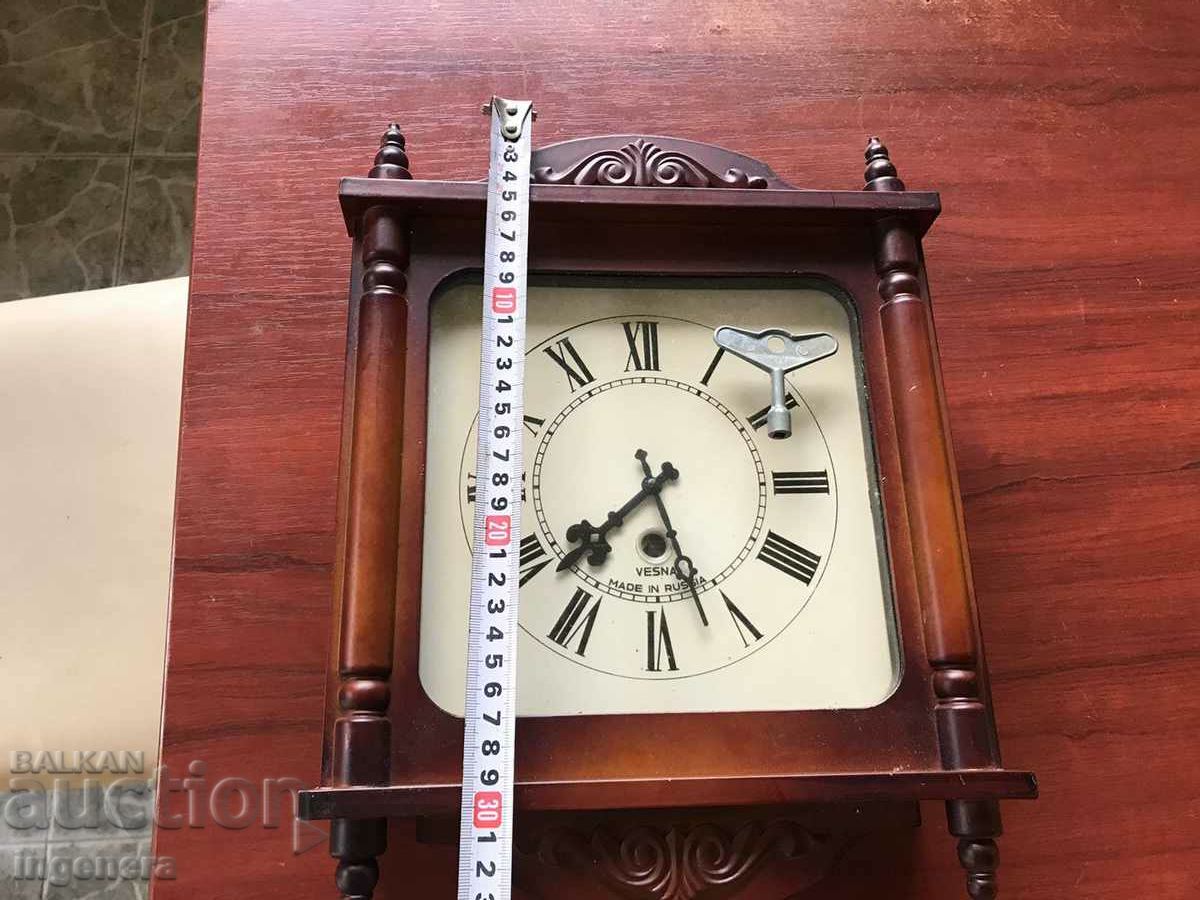 WALL CLOCK "VESNA" RUSSIA MECHANICAL WITH KEY-NOT WORKING - 7 WALL CLOCK "VESNA" RUSSIA MECHANICAL WITH KEY-NOT WORKING - 7