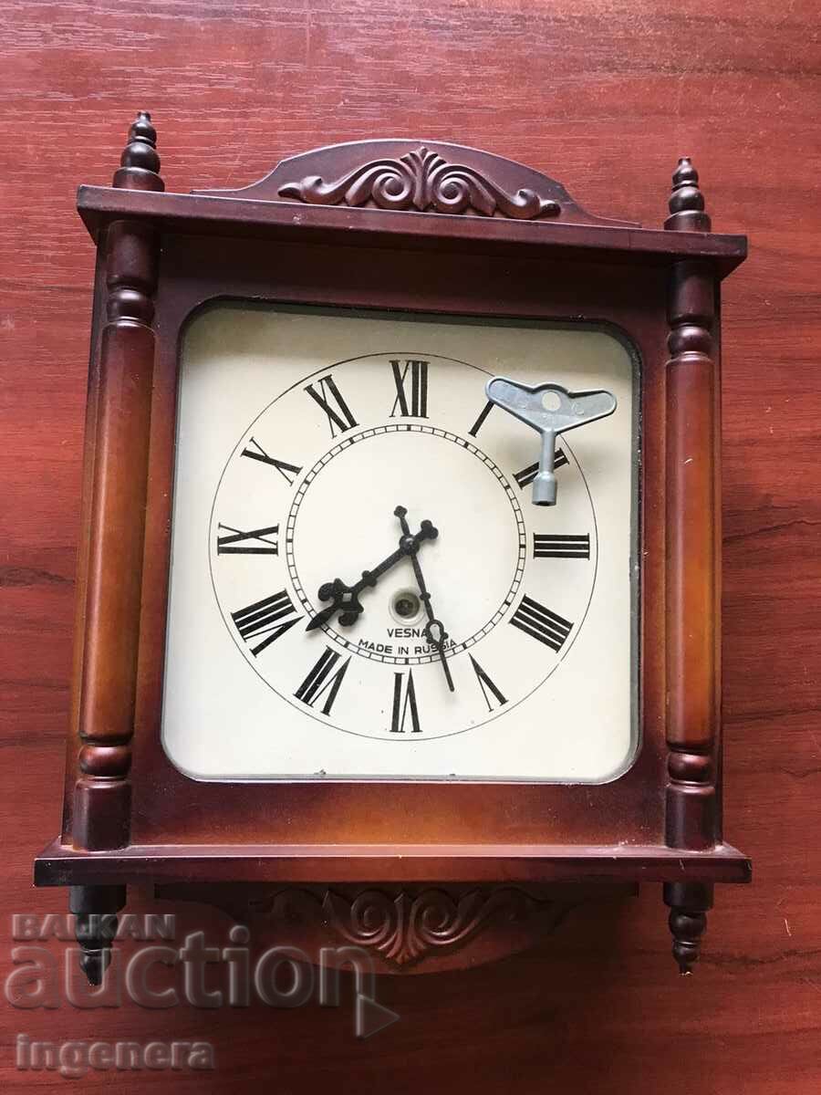 WALL CLOCK "VESNA" RUSSIA MECHANICAL WITH KEY-NOT WORKING