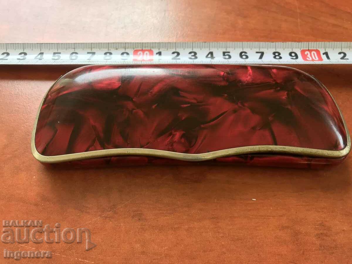 RETRO VINTAGE GLASSES CASE with price 25.00 BGN | € 12.78 RETRO VINTAGE GLASSES CASE with price 25.00 BGN | € 12.78