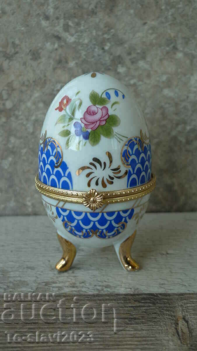 Beautiful Porcelain egg-box