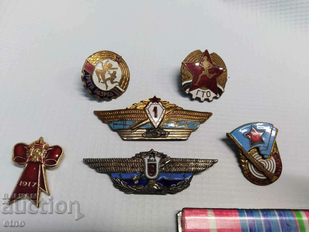 SEMN, MEDALIE, COMANDĂ, INSIGNĂ, INSIGNĂ cu preț 55.00 BGN | € 28.12 SEMN, MEDALIE, COMANDĂ, INSIGNĂ, INSIGNĂ cu preț 55.00 BGN | € 28.12