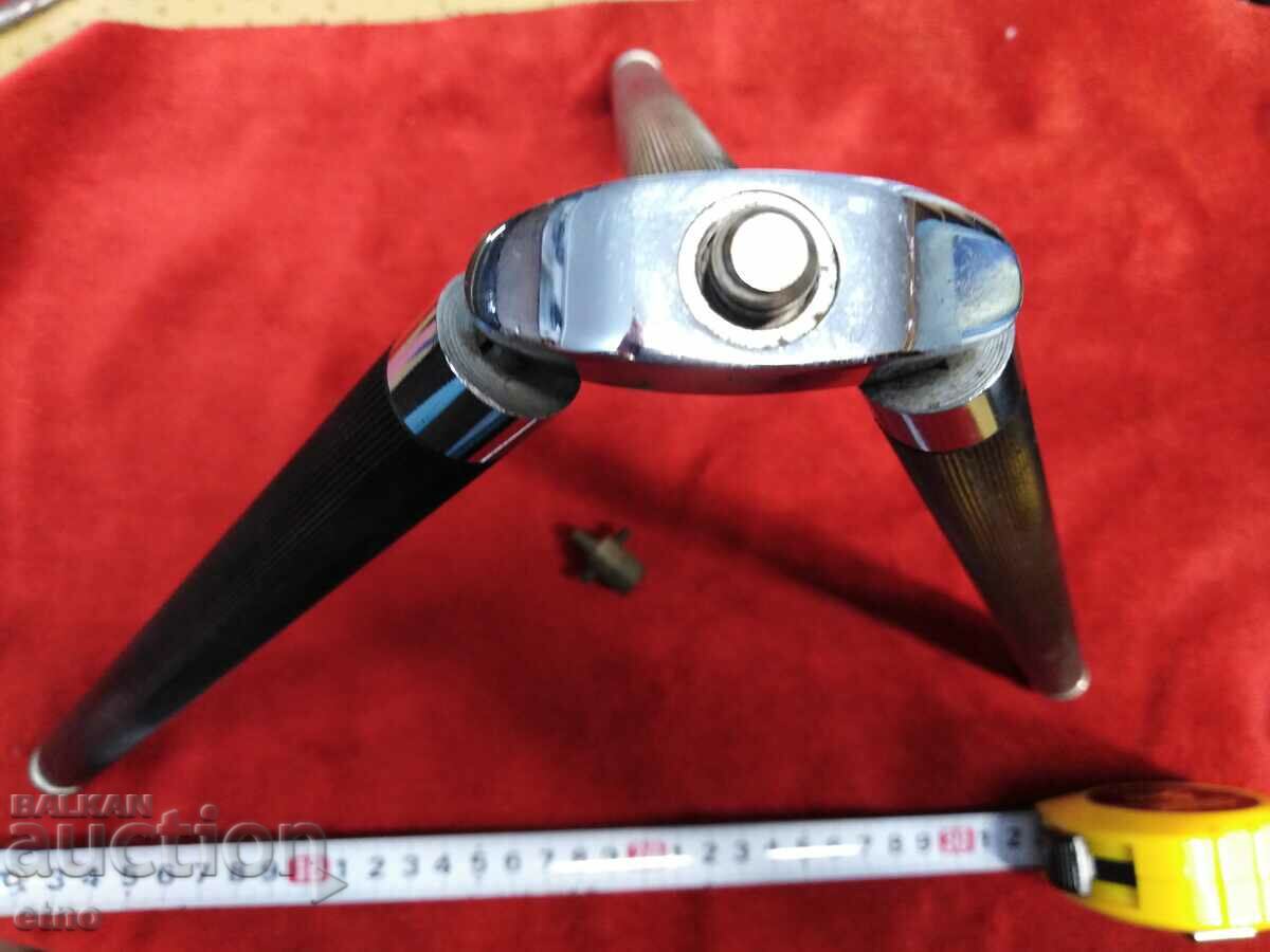 Delivery of Camera tripod, tripod Delivery of Camera tripod, tripod