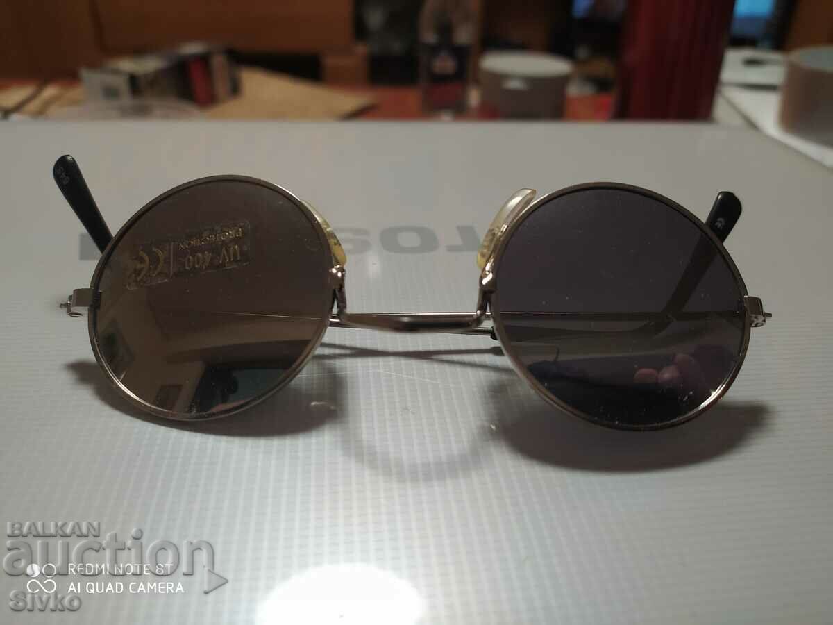 Delivery of Sunglasses