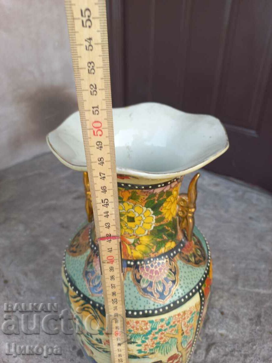 Auction  LARGE SATSUMA PORCELAIN VASE