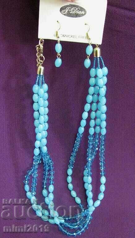 Auction  Women's Necklace and Earrings Set
