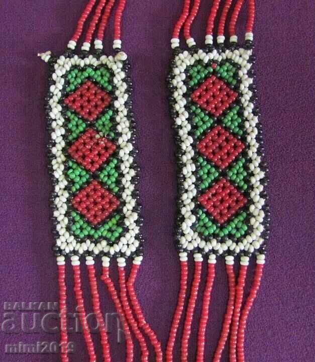 Delivery of 19th Century Women's Costume Necklace Delivery of 19th Century Women's Costume Necklace