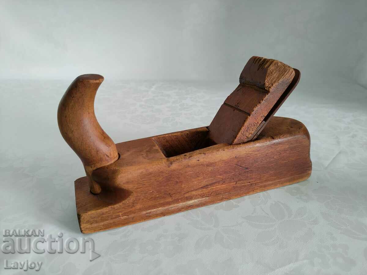 Avion vechi de dulgher Avion vechi de dulgher