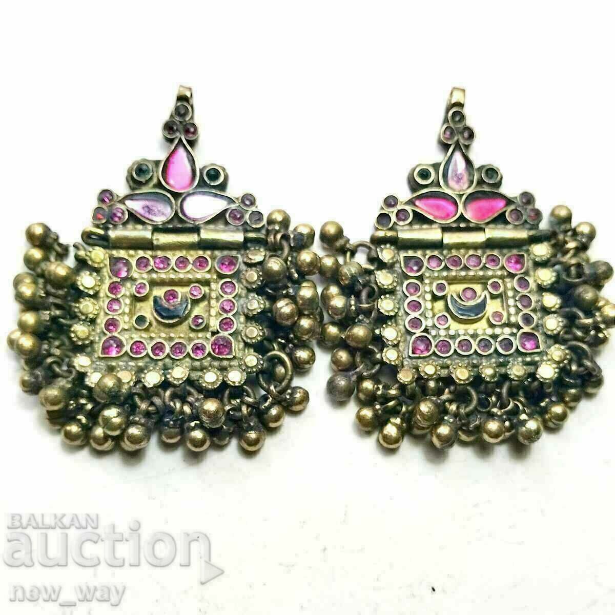 Ένα ζευγάρι παλιά σκουλαρίκια Οθωμανικής Αναγέννησης. Κοσμήματα. Είδος σκολοπάκος.