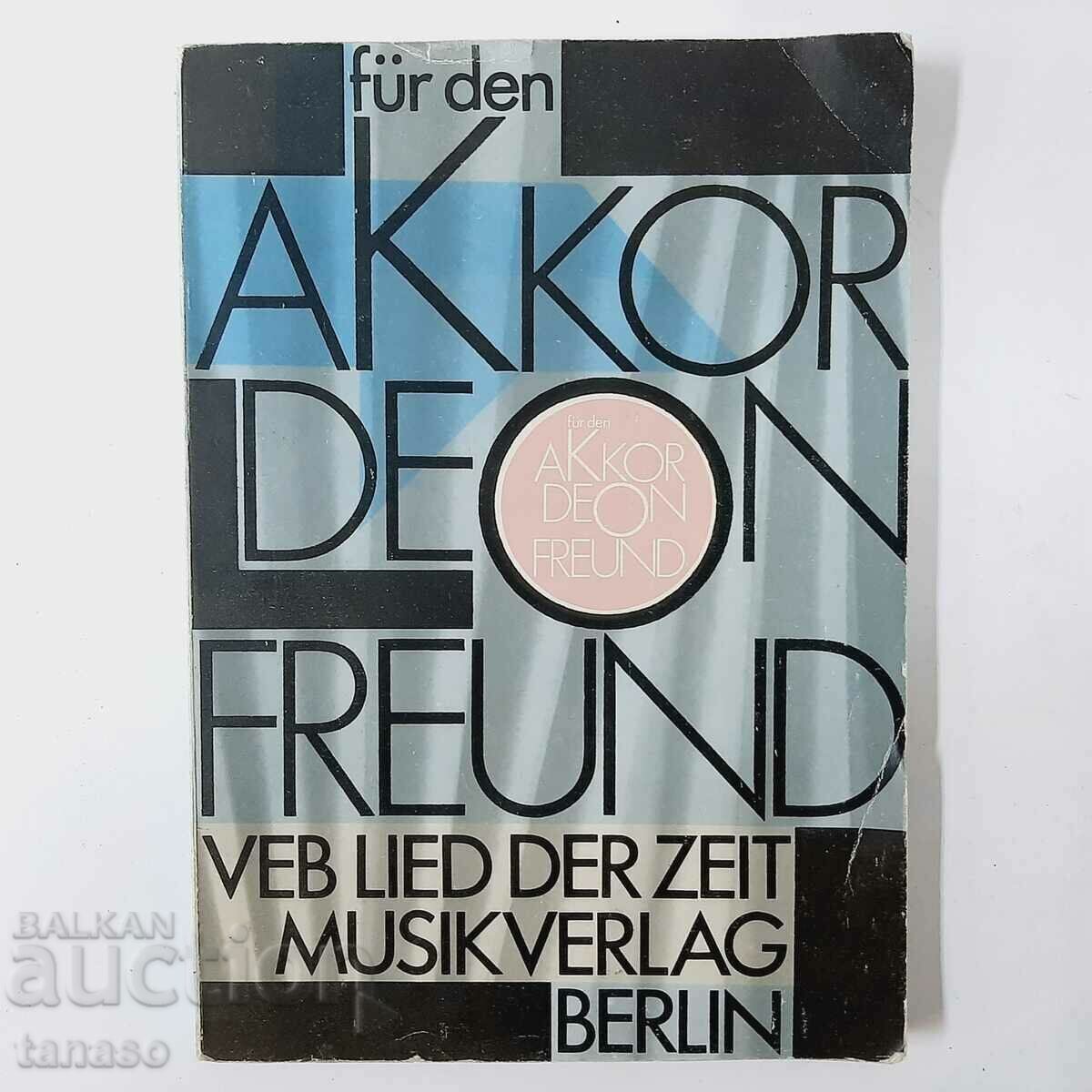 Akkordeon Freund, Collective(5.3)