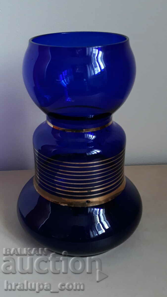 Μπλε γυάλινο βάζο με επιχρύσωση με τιμή 10.00 BGN | € 5.11 Μπλε γυάλινο βάζο με επιχρύσωση με τιμή 10.00 BGN | € 5.11