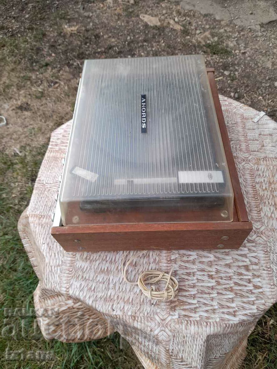 Auction Old Acords turntable Auction Old Acords turntable