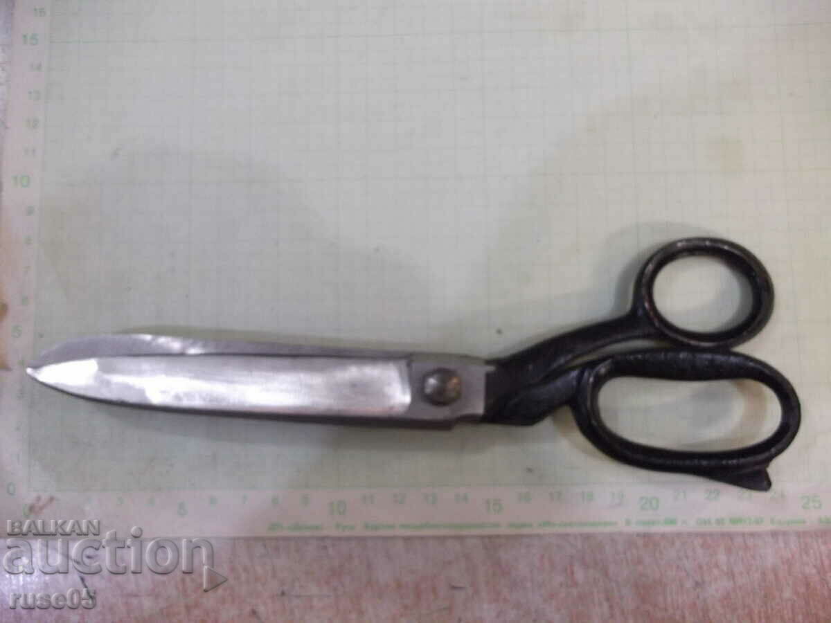 Tailor's scissors medium type 240 mm. from "P.Denev-Gabrovo" with price 25.00 BGN | € 12.78 Tailor's scissors medium type 240 mm. from "P.Denev-Gabrovo" with price 25.00 BGN | € 12.78