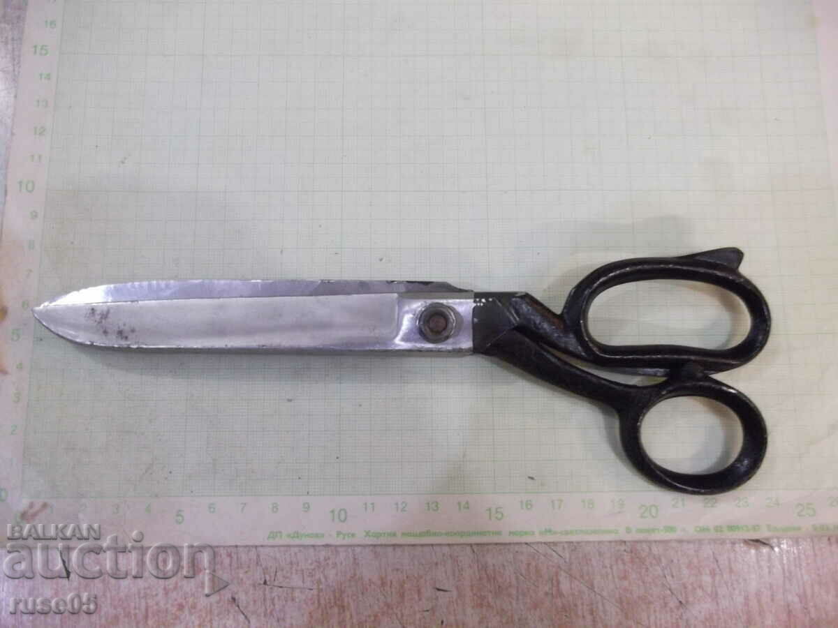 Auction Tailor's scissors medium type 240 mm. from "P.Denev-Gabrovo" Auction Tailor's scissors medium type 240 mm. from "P.Denev-Gabrovo"