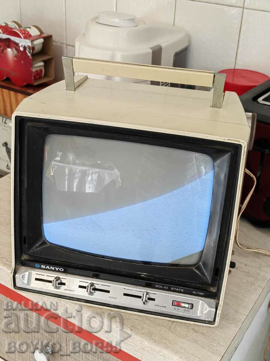 Super Rare Vintage Japanese SANYO Portable TV - 7 Super Rare Vintage Japanese SANYO Portable TV - 7