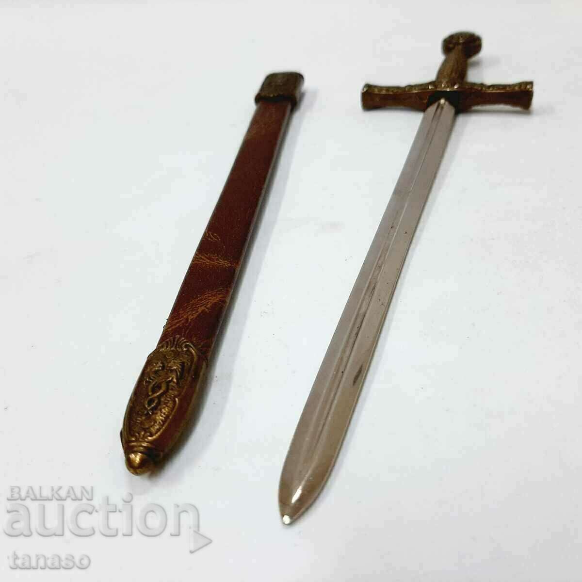 Souvenir sword, letter knife (1.3)