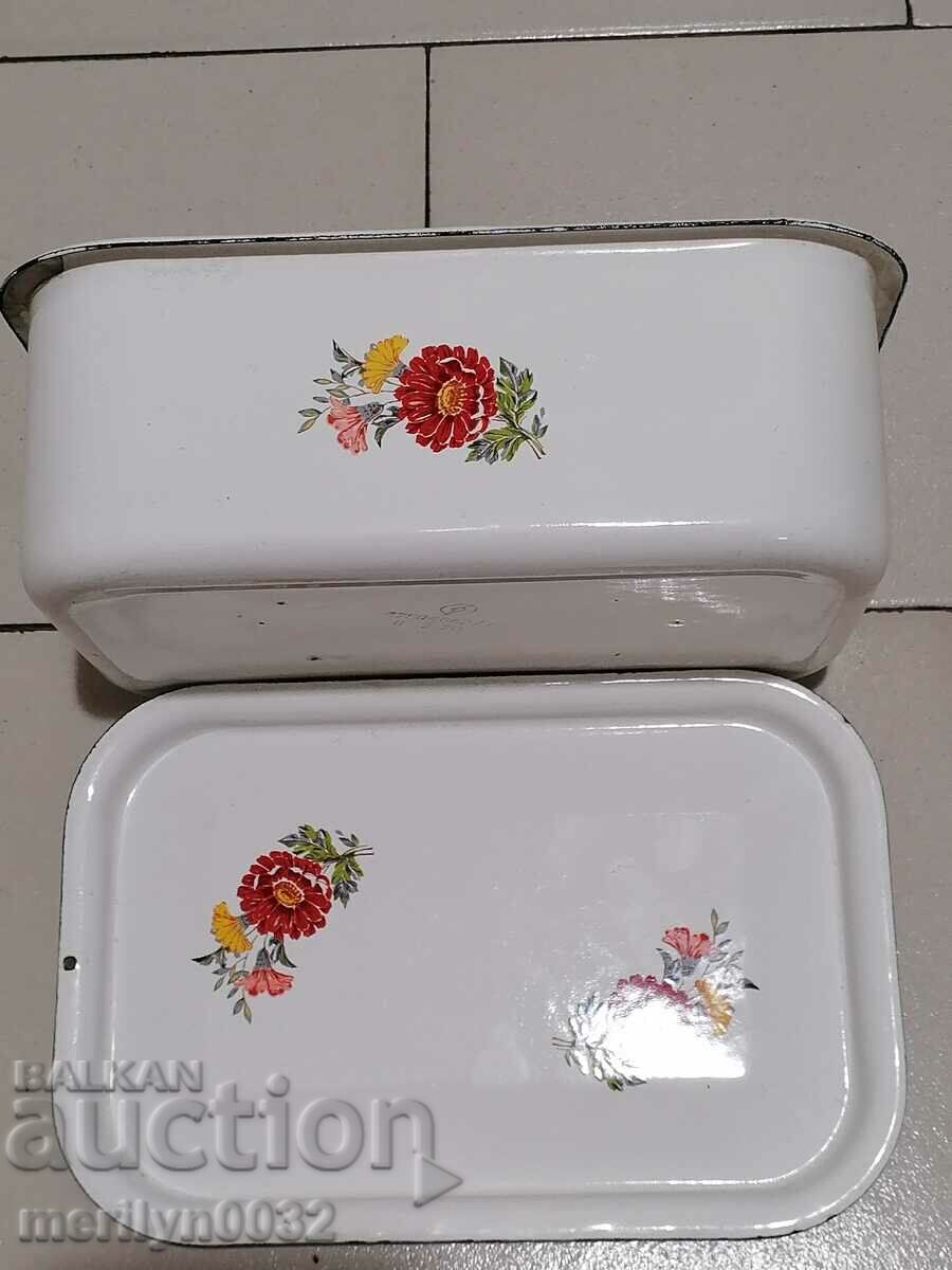 Old enameled food box, enamel bowl, pot with price 49.00 BGN | € 25.05 Old enameled food box, enamel bowl, pot with price 49.00 BGN | € 25.05