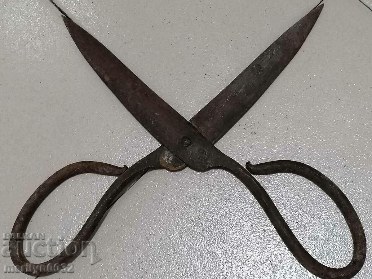 Vintage wrought iron scissors - 5