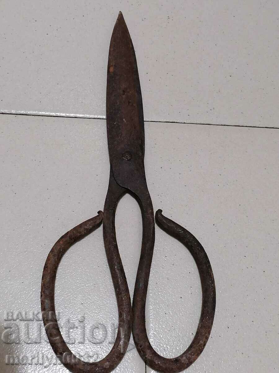 Vintage wrought iron scissors - 6