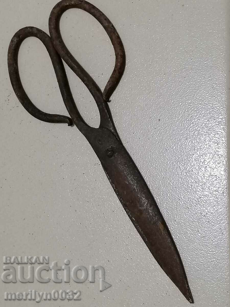 Vintage wrought iron scissors - 7