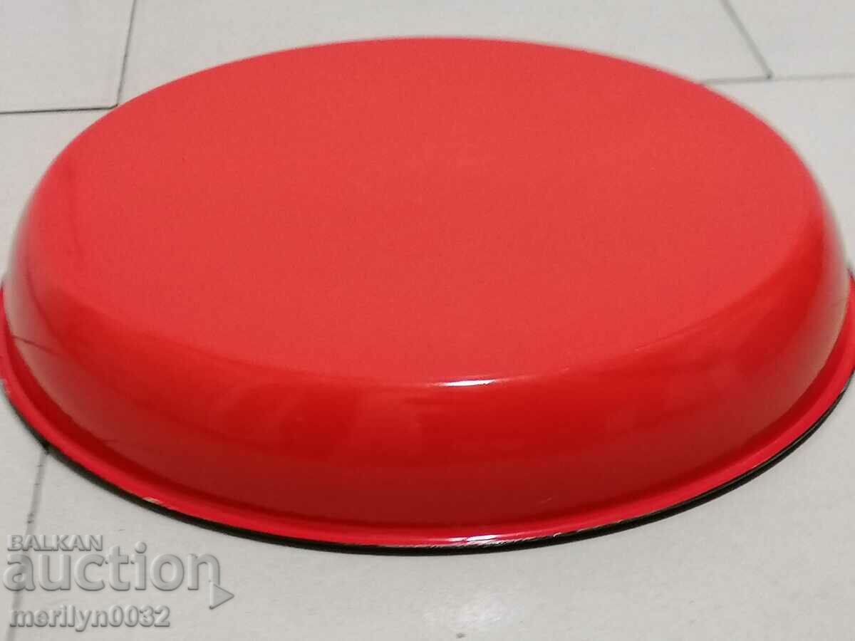 An enameled container, that's a platter with enamel - 5 An enameled container, that's a platter with enamel - 5