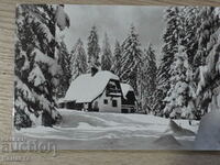 O cabană de poveste de iarnă în pădure 1977 K 393