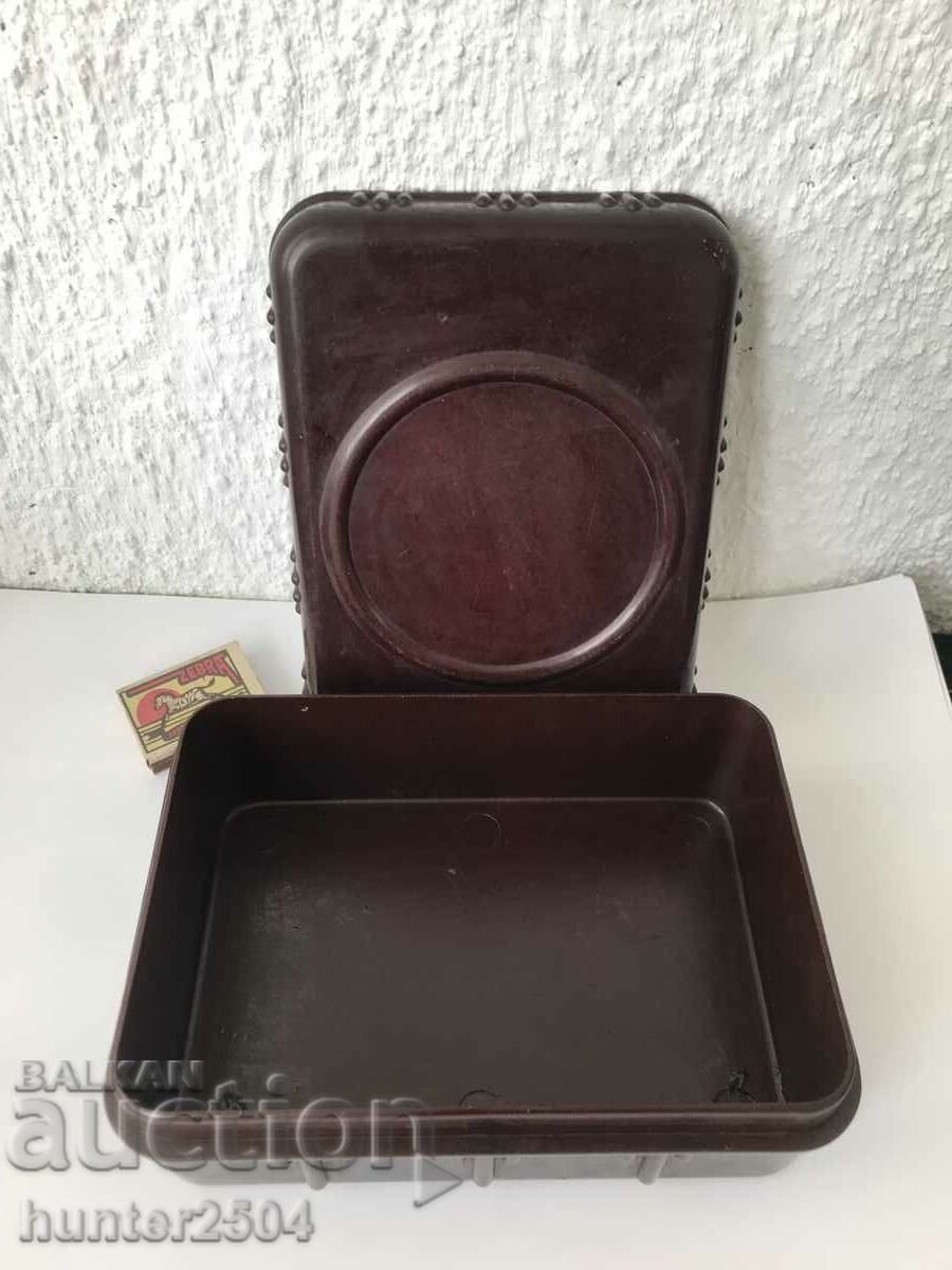 Box - old bakelite, 19/13/8 cm with price 19.95 BGN | € 10.20 Box - old bakelite, 19/13/8 cm with price 19.95 BGN | € 10.20