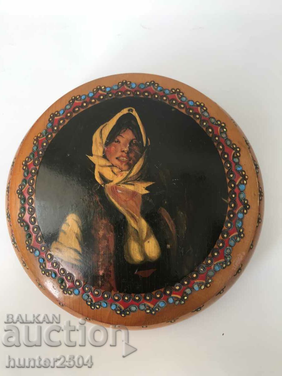 Cutie-25/5 cm cu preț 24.95 BGN | € 12.76 Cutie-25/5 cm cu preț 24.95 BGN | € 12.76