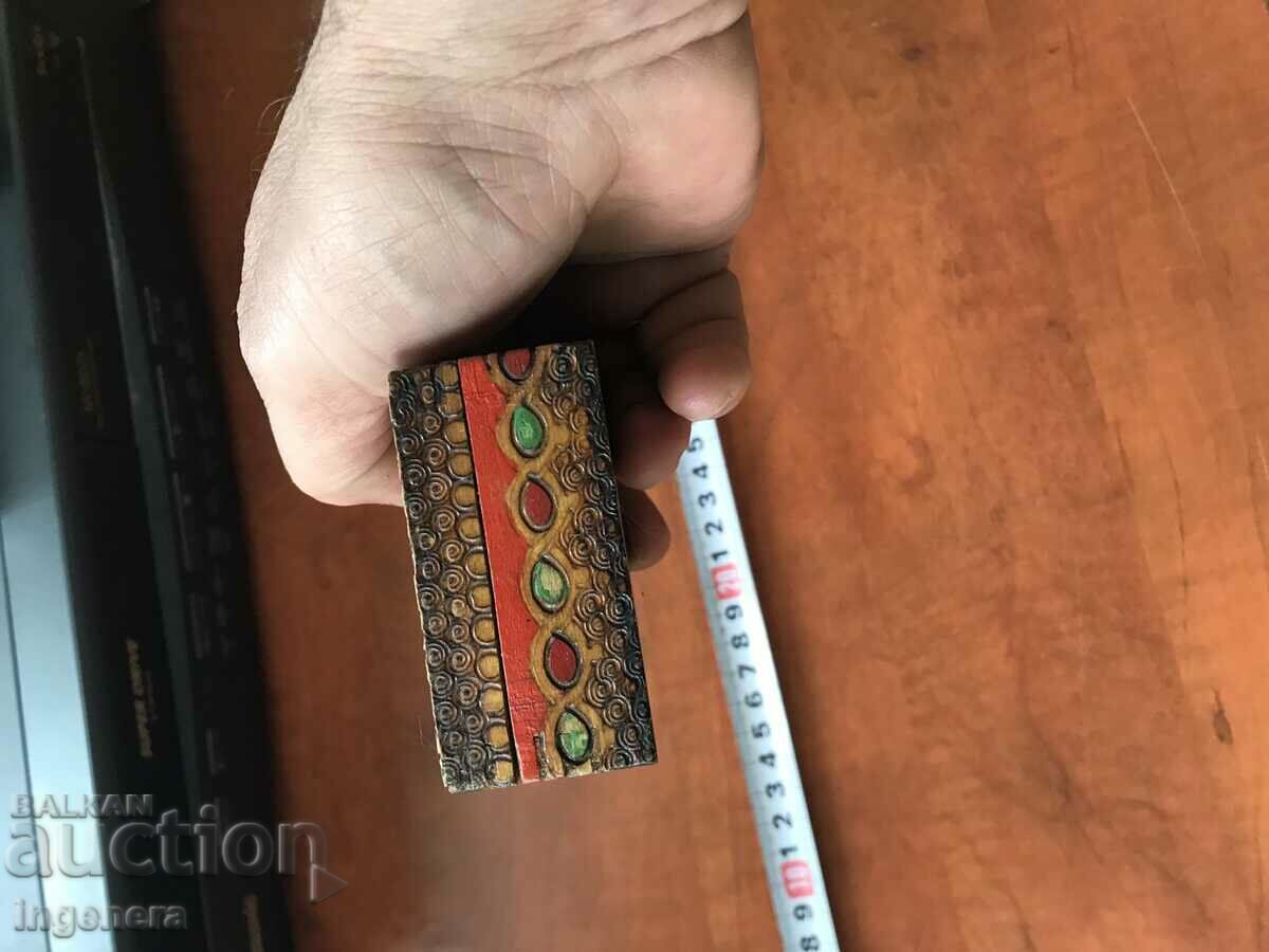 Auction BOX BOX WOOD PYROGRAPHED PAINTED COLOR Auction BOX BOX WOOD PYROGRAPHED PAINTED COLOR