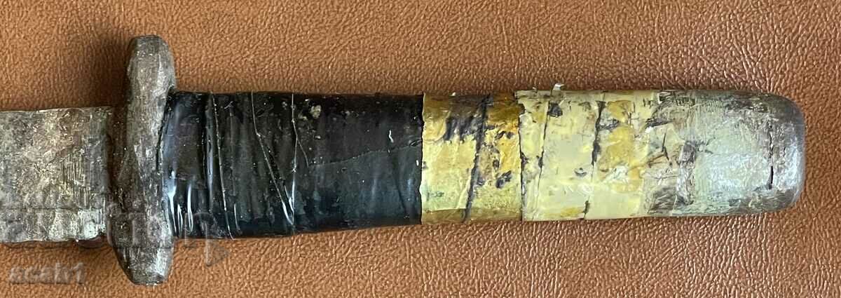 Auction An old knife Auction An old knife