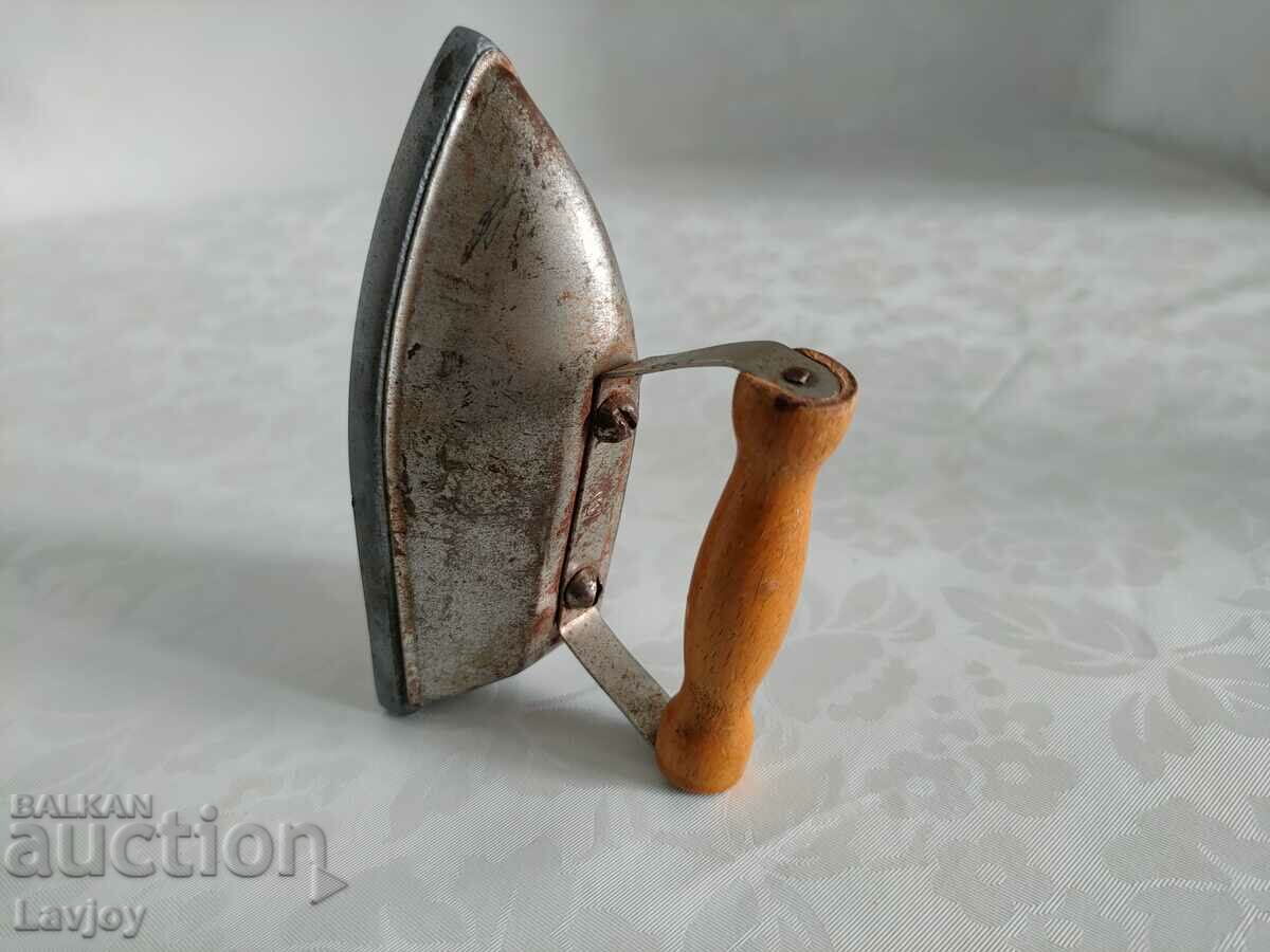 Доставка на Малка ютия Доставка на Малка ютия