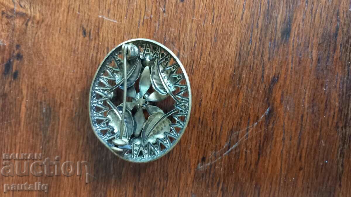 OLD BROOCH JEWELRY with price 4.00 BGN | € 2.05 OLD BROOCH JEWELRY with price 4.00 BGN | € 2.05