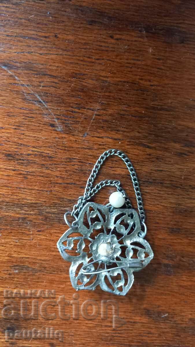OLD BROOCH JEWELRY with price 3.00 BGN | € 1.53 OLD BROOCH JEWELRY with price 3.00 BGN | € 1.53