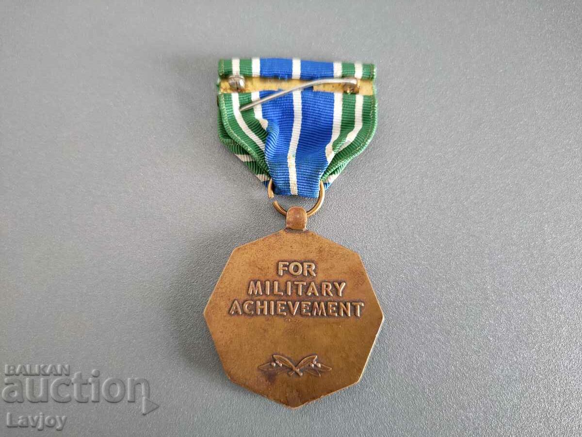 Δημοπρασία Στρατιωτικό μετάλλιο των ΗΠΑ με τον μεταφορέα