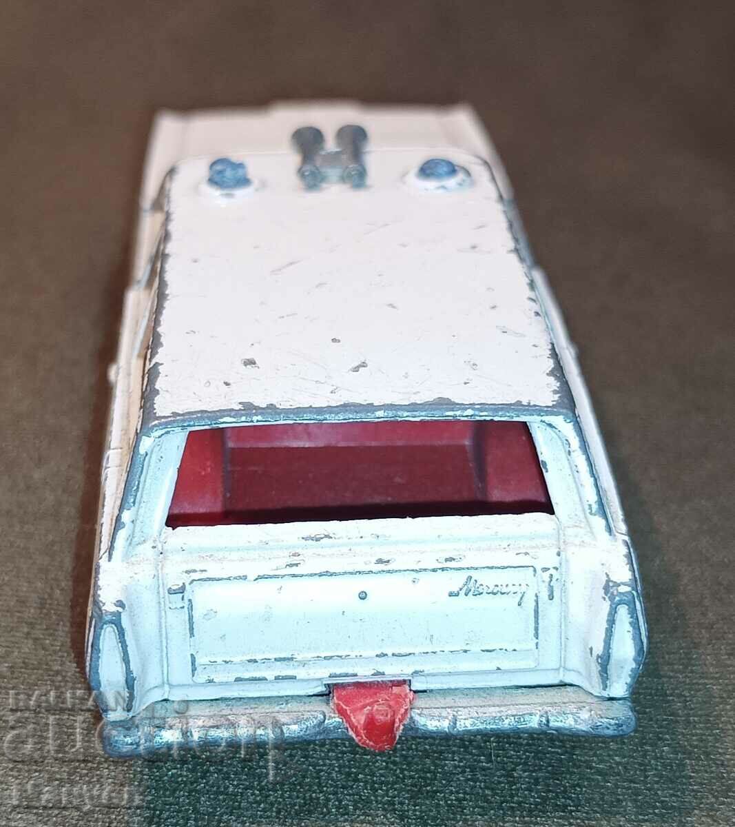 Licitație Vând o cutie de chibrituri. Licitație Vând o cutie de chibrituri.