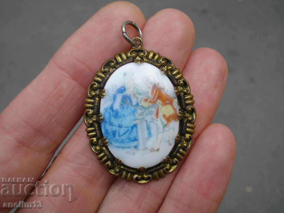 PORCELAIN PENDANT with price 35.00 BGN | € 17.90
