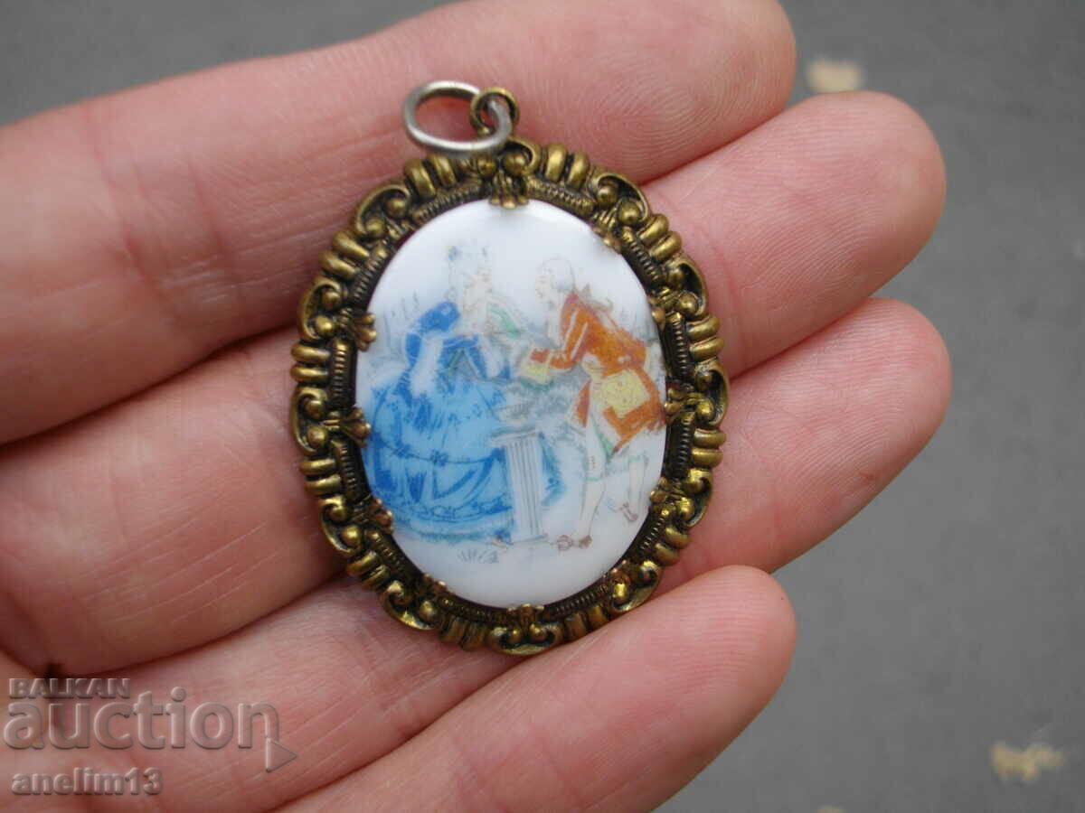 Auction  PORCELAIN PENDANT