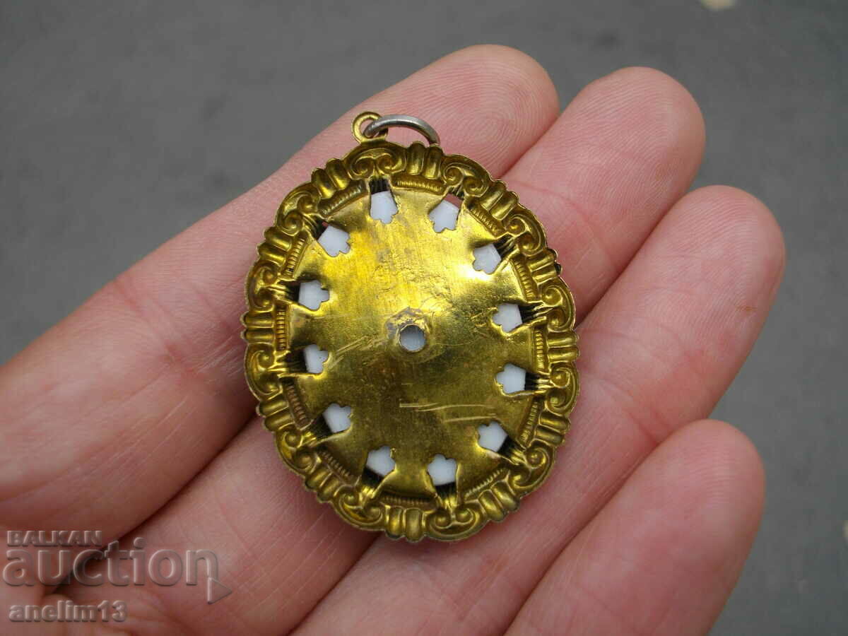 Delivery of PORCELAIN PENDANT