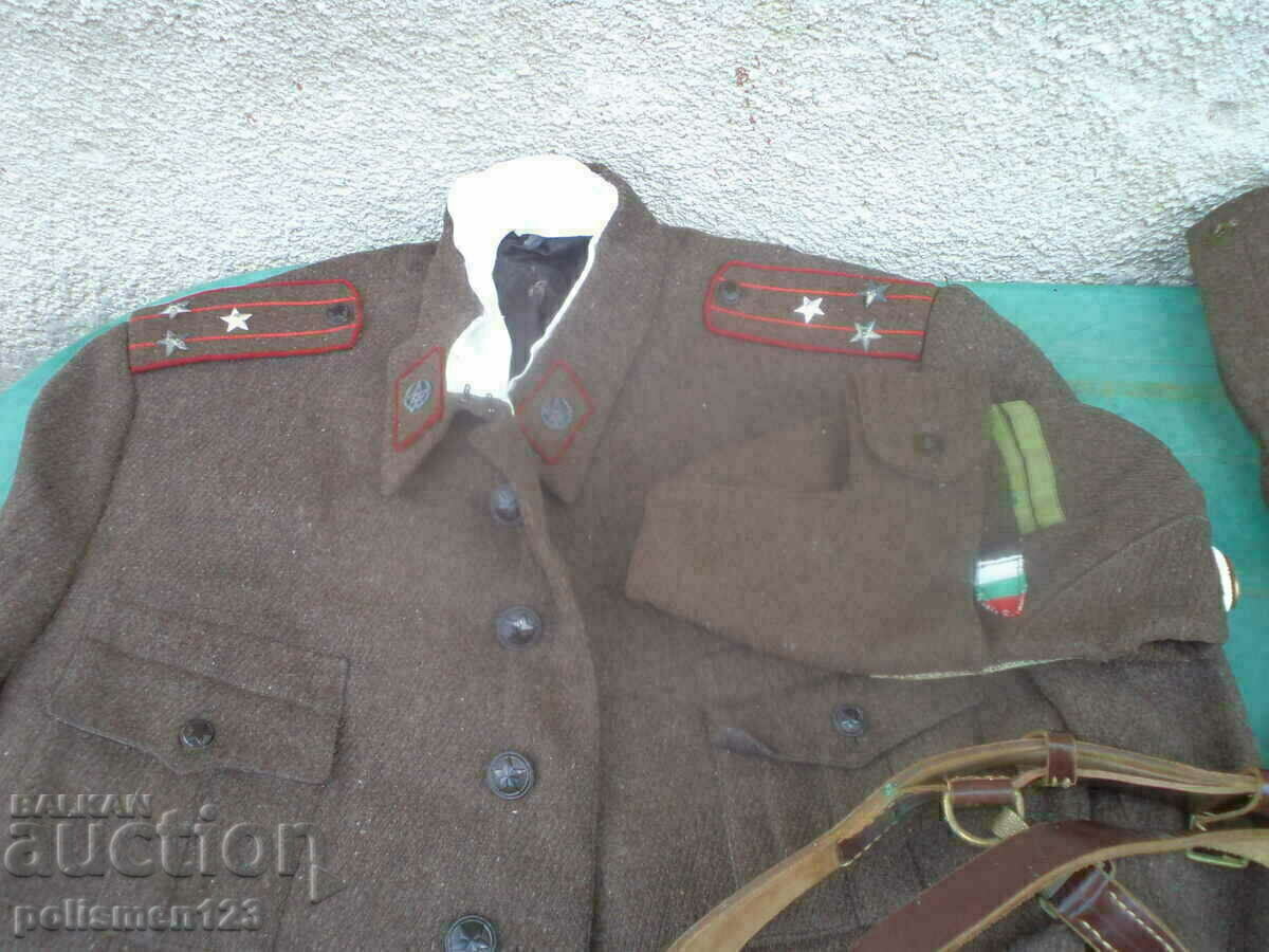 Auction  UNIFORM