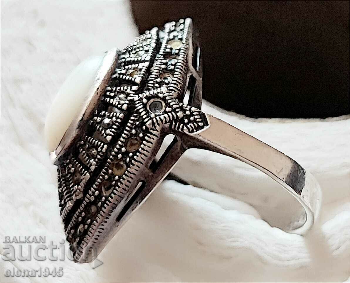 Ασημένιο δαχτυλίδι με τιμή 100.00 BGN | € 51.13 Ασημένιο δαχτυλίδι με τιμή 100.00 BGN | € 51.13