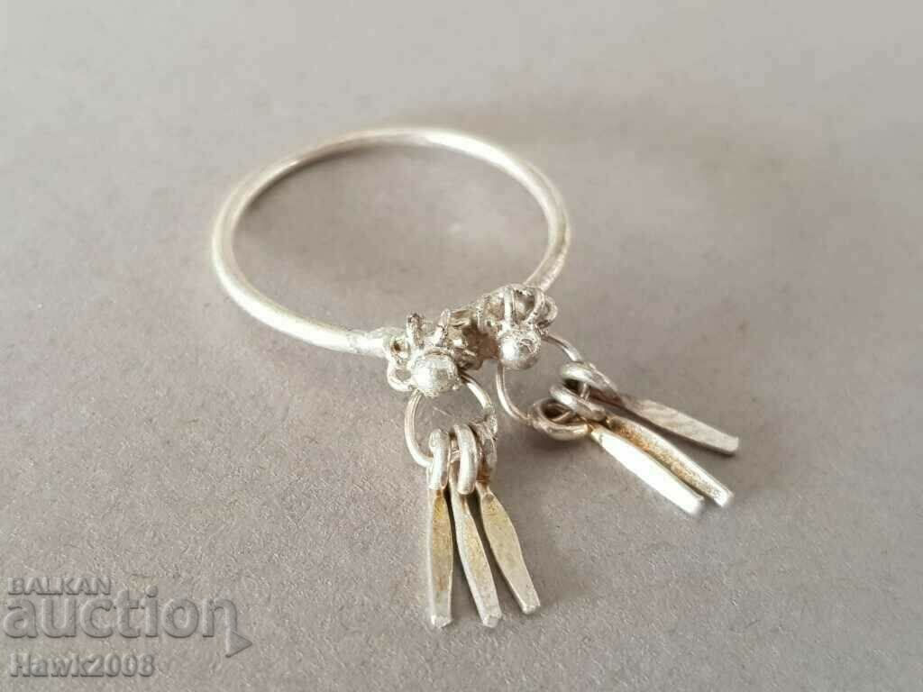 Delivery of Old silver filigree ring Excellent perfect condition Delivery of Old silver filigree ring Excellent perfect condition