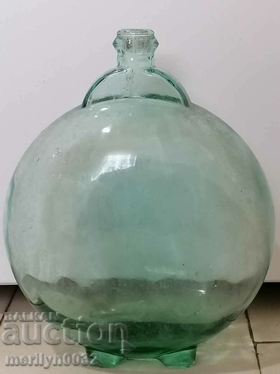 Auction An old glass beaker Auction An old glass beaker